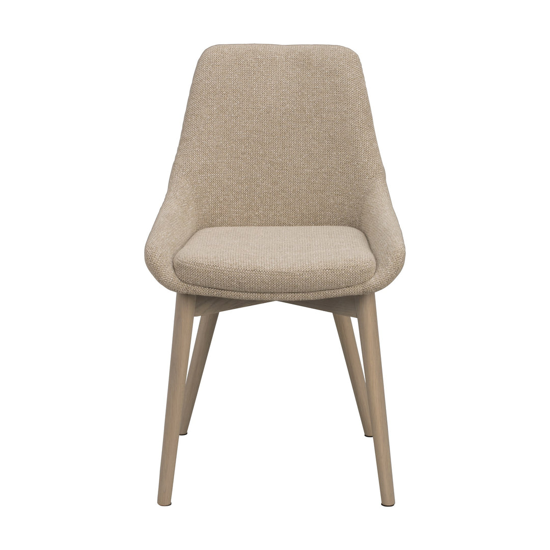 Rowico Denley spisestol i lys beige melert stoff med lyse eikeben, sett forfra
