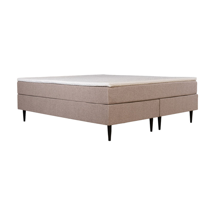 Asleep Nova kontinentalseng i beige med polstret sengegavl og sorte ben