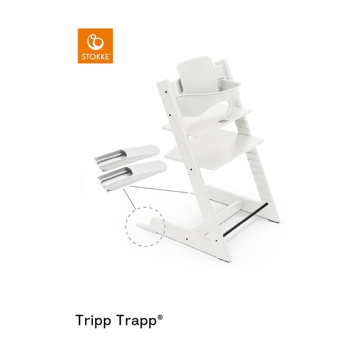 Stokke Tripp Trapp® baby set i hvitt på barnestol i naturtre