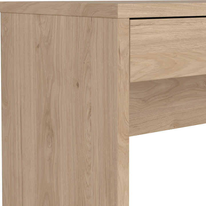 Function Plus 2 skrivebord, nærbilde av lys eikedekor i hjornet