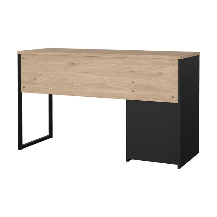 Function Plus 1 skrivebord i sort og lys eik med sort metallben, sett bakfra