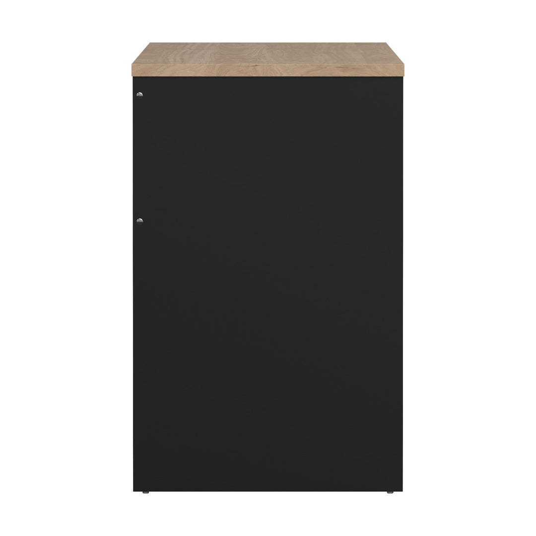 Function Plus 1 skrivebord, sort skapseksjon med bordplate i lys eik sett fra siden
