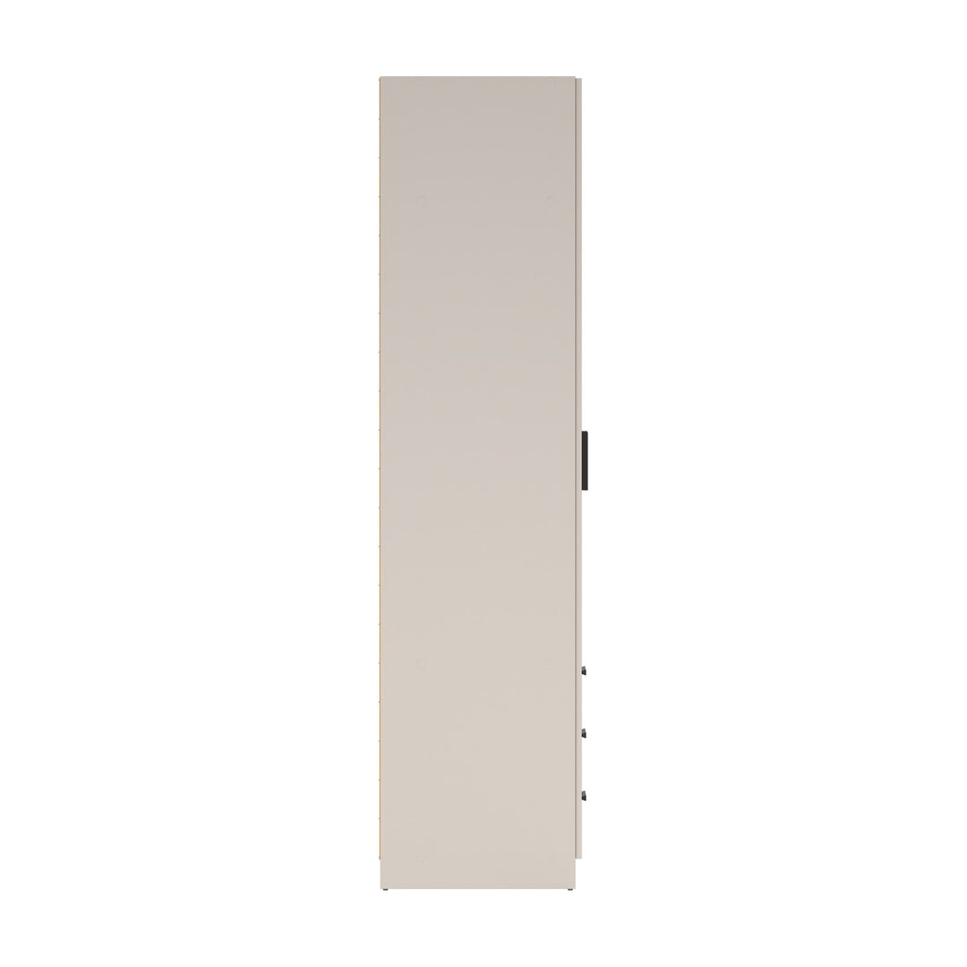 Sprint garderobeskap i cashmere lys beige, sidepanel sett rett fra siden