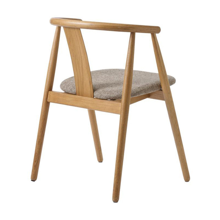 Relate spisestol i naturlig eik med gråbeige sete, sett bakfra med buet ryggbøyle