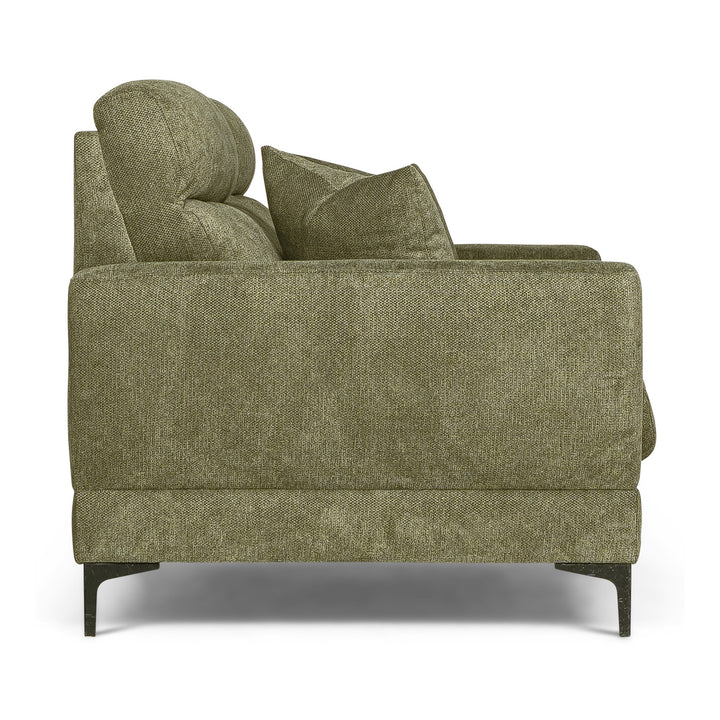 Bellus Robin sofa i olivengrønt stoff, sett fra siden med sorte ben
