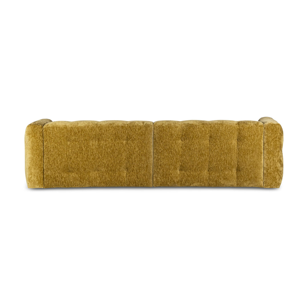 Bellus Soffy sofa i okergul chenille, sett bakfra