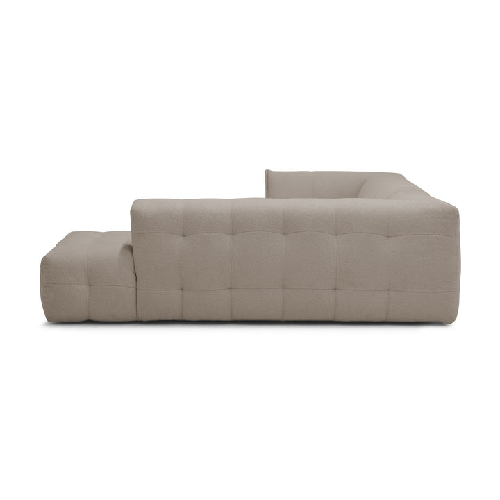 Bellus Moby sofa i greige bouclé med åpen ende, sett fra siden