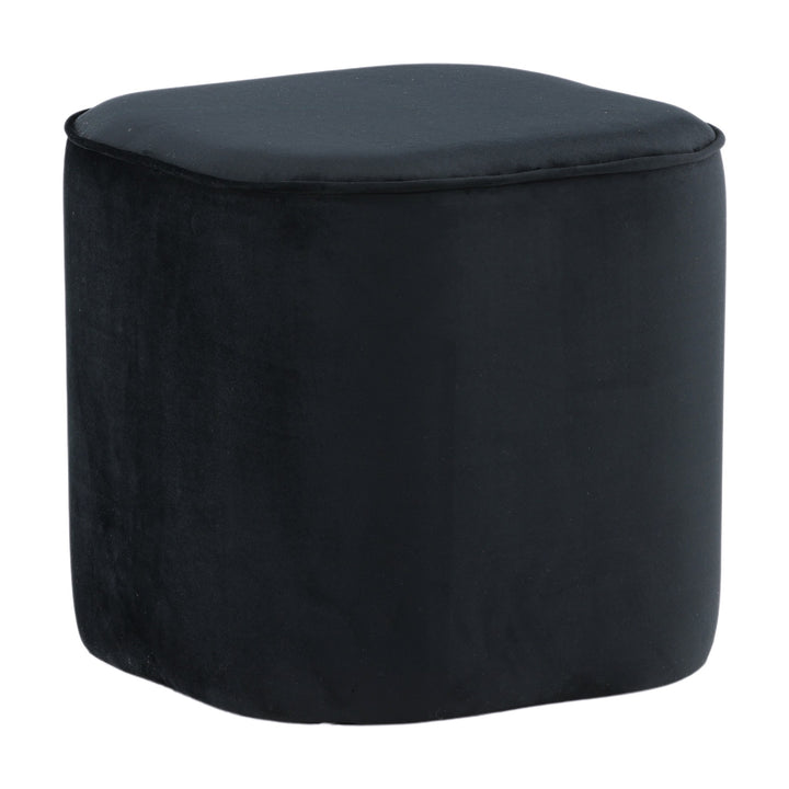 Piff puff i sort velur, sett forfra mot hvit bakgrunn.