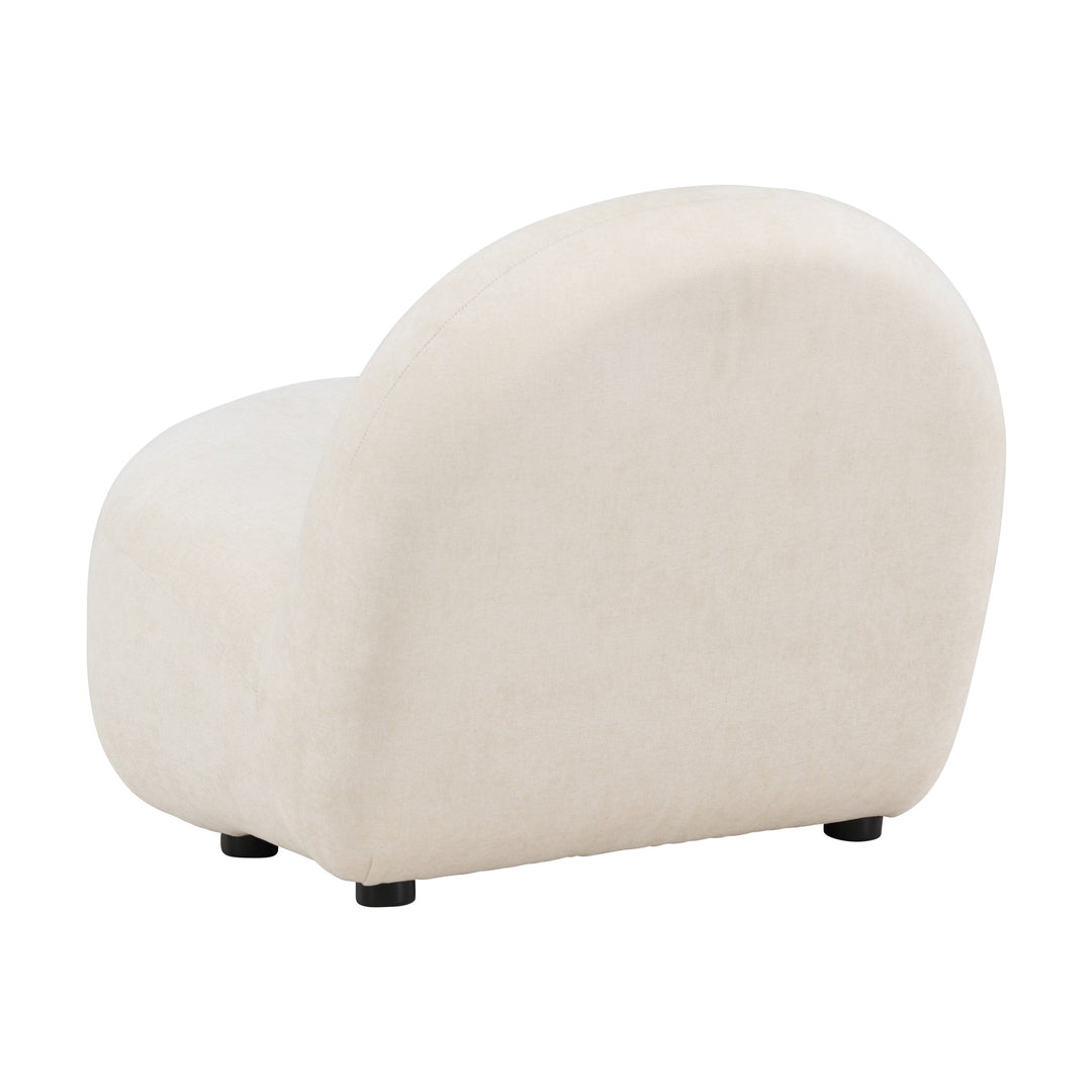 Omaha loungestol i lys beige chenille sett bakfra mot hvit bakgrunn
