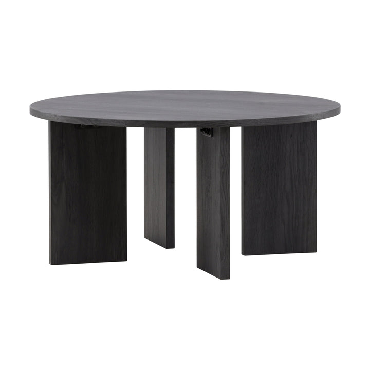 Askerøn sofabord i sort, rundt bord med brede plankeben, sett forfra mot hvit bakgrunn.