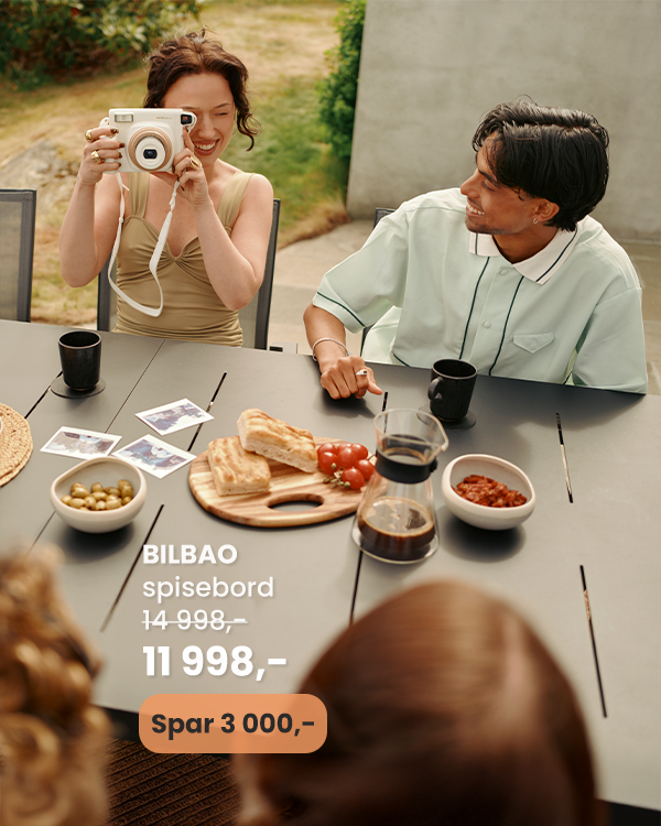 Spisebord til uteplassen på tilbud